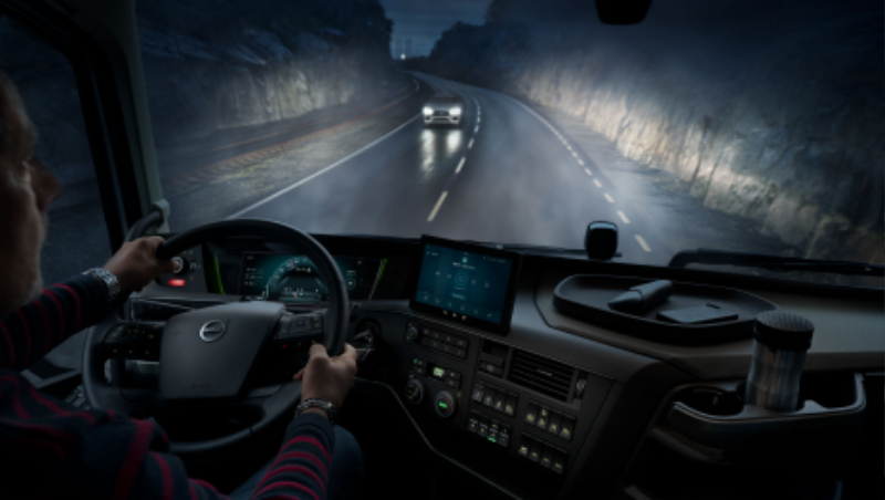 1860x1050-40A6062-FH16-driver-environment.jpg