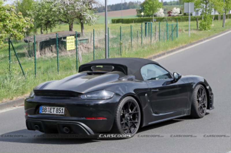 2024-Porsche-Boxster-Spyder-RS-20.jpg