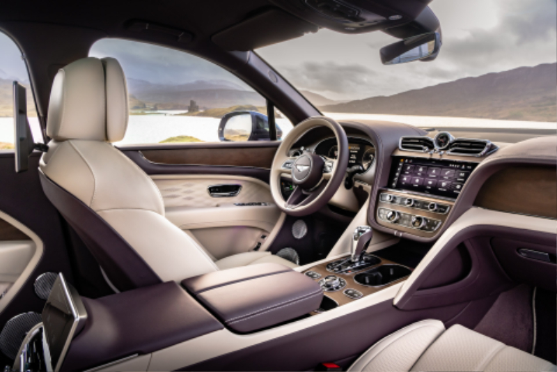 2023-Bentley-Bentayga-EWB-00008.jpg