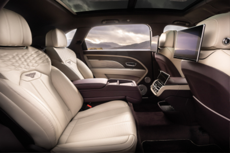 2023-Bentley-Bentayga-EWB-00007.jpg