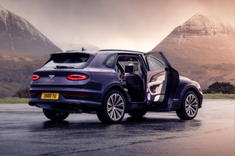 2023-Bentley-Bentayga-EWB-00014.jpg