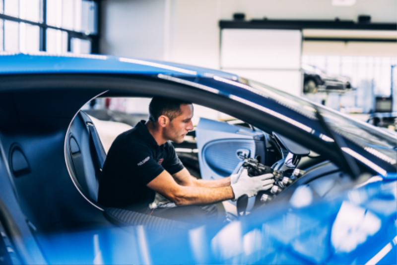 Bugatti-Centodieci-Interior-1.jpg