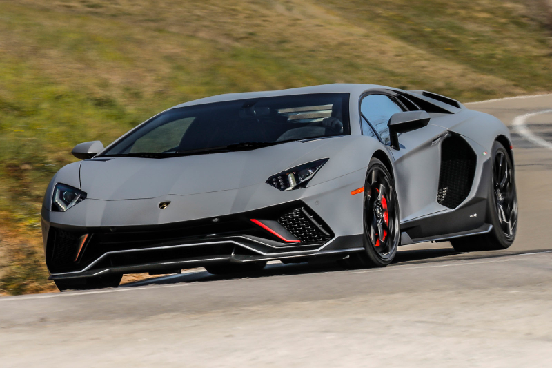 1-lamborghini-aventador-ultimae-2022-first-drive-lead.jpg