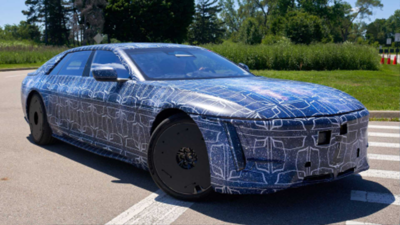 cadillac-celestiq-camouflaged-road-testing (5).jpg