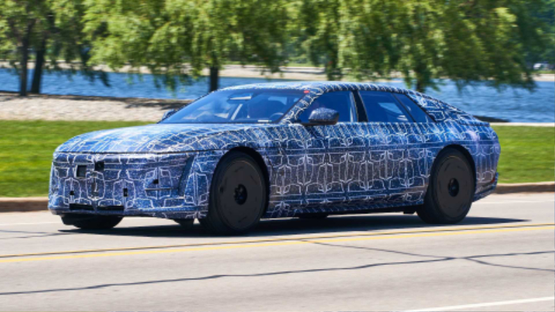 cadillac-celestiq-camouflaged-road-testing (7).jpg