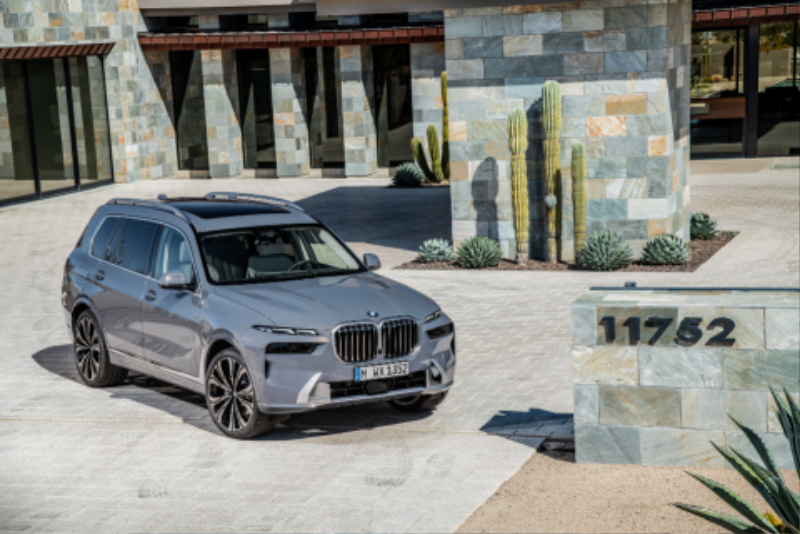 2023-BMW-X7-73.jpg
