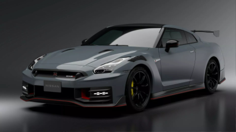 2024-Nissan-GT-R-9.jpg