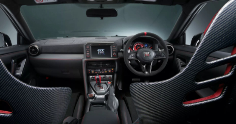 2024-Nissan-GT-R-14.jpg