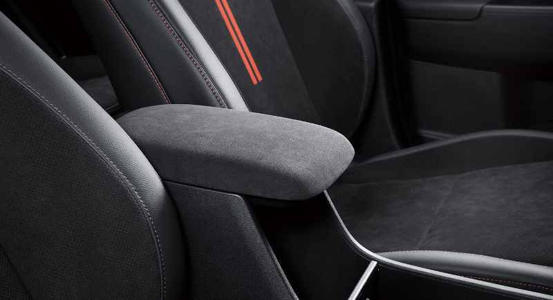 the-all-new-kona_npp_alcantara_armrest.jpg