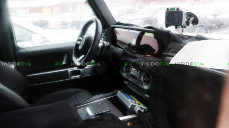 mercedes-eqg-inside-out-3.jpg