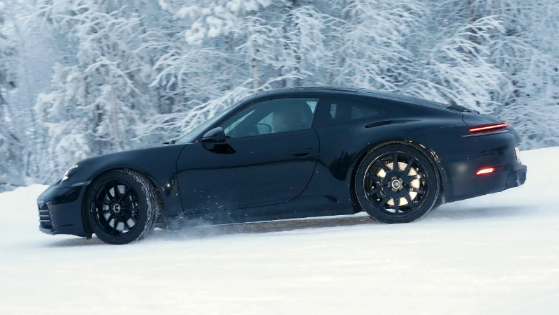 New 9922 Porsche 911 spied coupe-3.jpg