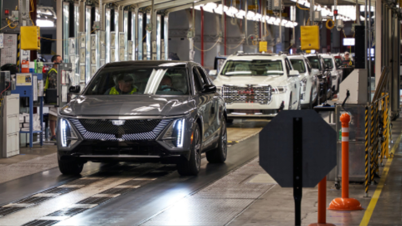 start-of-cadillac-lyriq-production-at-general-motors-spring-hill-manufacturing-plant_100833654.jpg