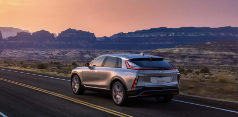 Cadillac-Lyriq-2023-hero-e1652723057452.jpg