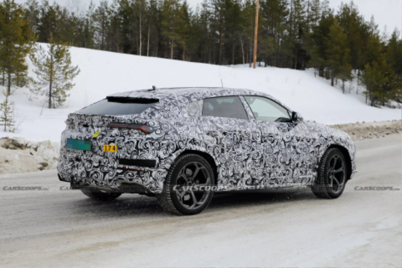 2024-Lamborghini-Urus-PHEV-23.jpg