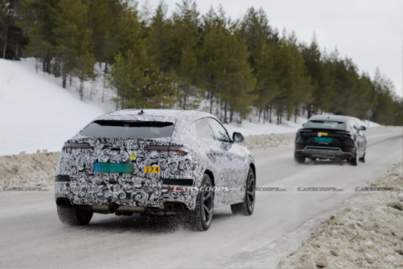 2024-Lamborghini-Urus-PHEV-25.jpg