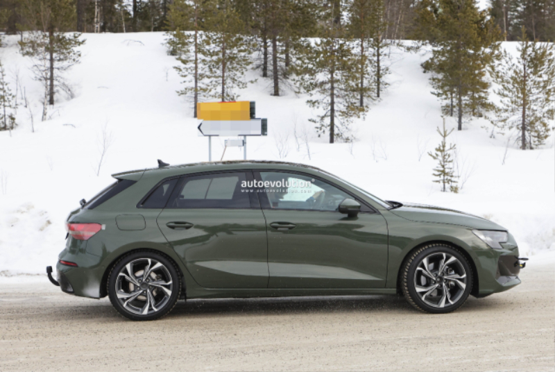 facelifted-audi-a3-goes-commando-in-the-snow-looks-the-same-but-different_21.jpg