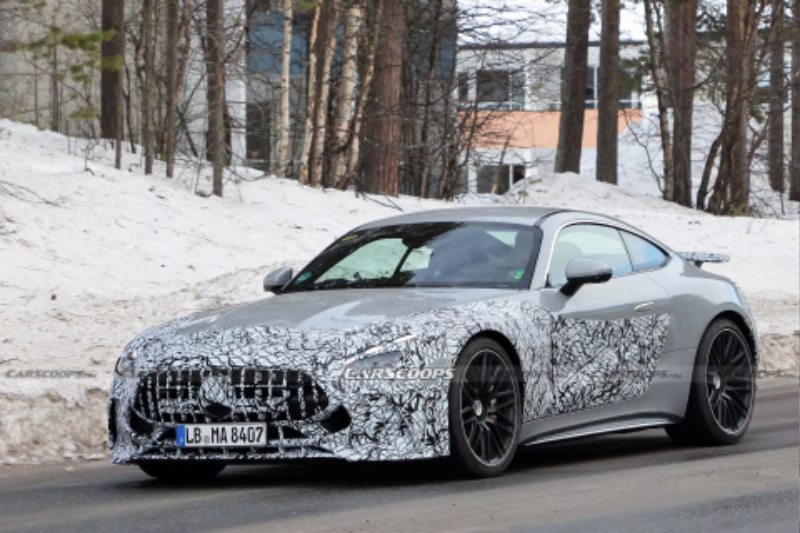 AMG-GT-scoop-00002.jpg