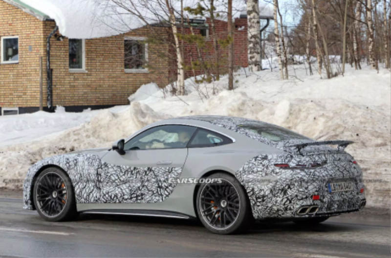 AMG-GT-scoop-00007.jpg