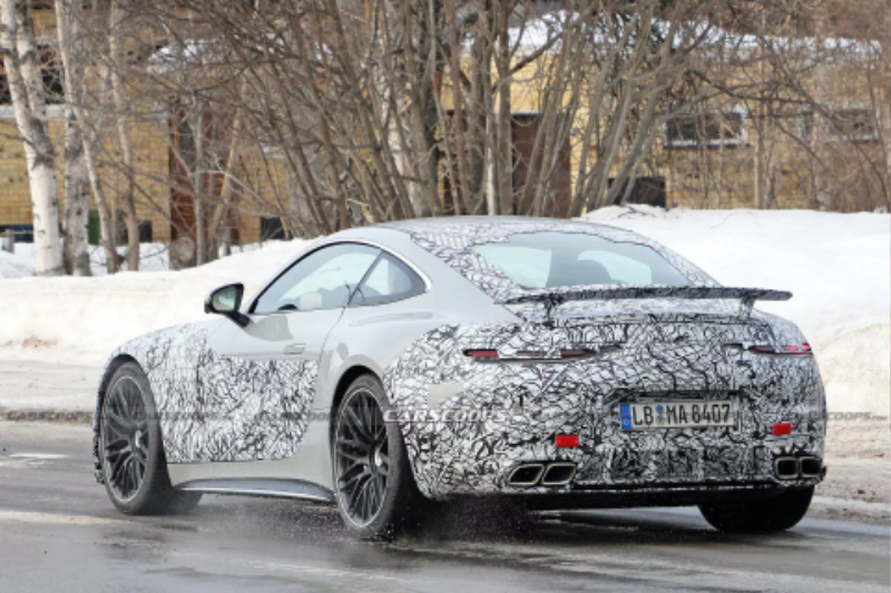 AMG-GT-scoop-00012.jpg