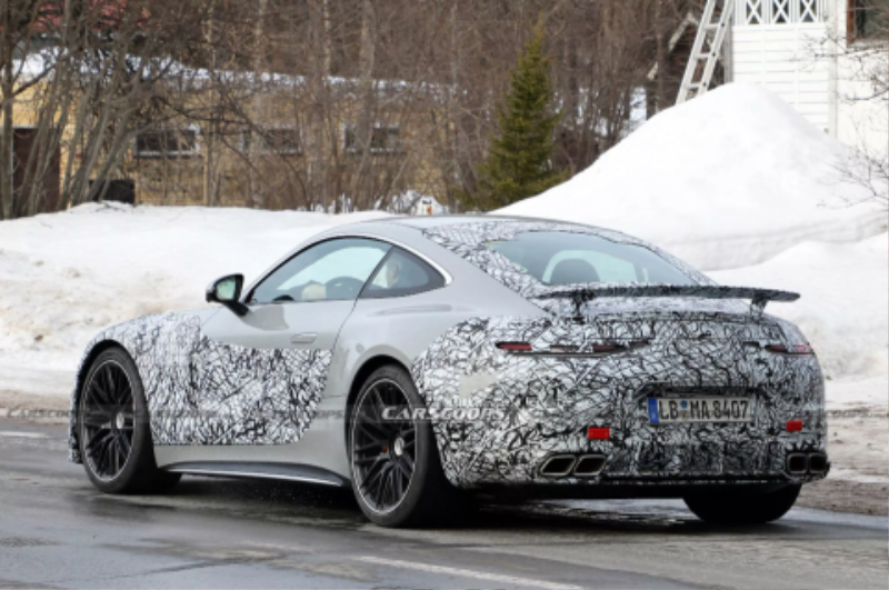 AMG-GT-scoop-00010.jpg