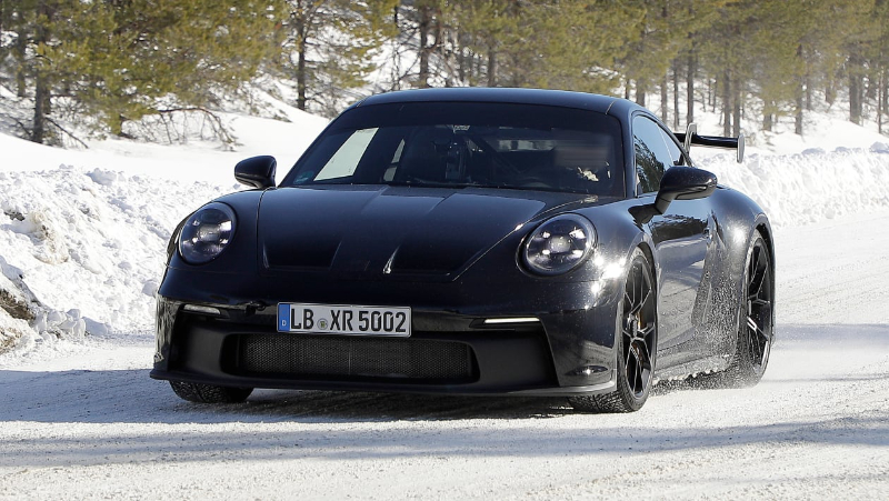 2023 Porsche 911 GT3 facelift spyshots.jpg