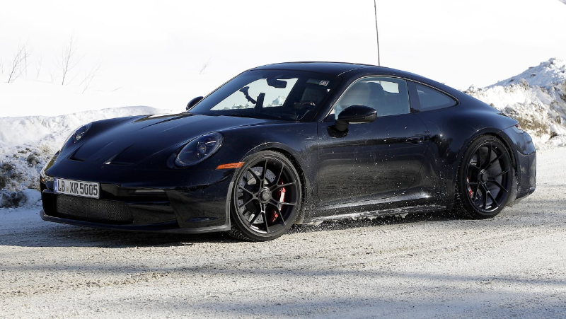 2023 Porsche 911 GT3 Touring facelift spyshots-2.jpg