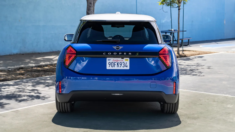 MINI Hatch 2023 spy shots-4.jpg