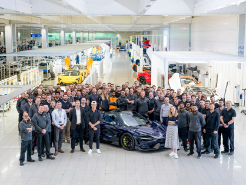 Lando-Norris-McLaren-765LT-Spider-2.jpg