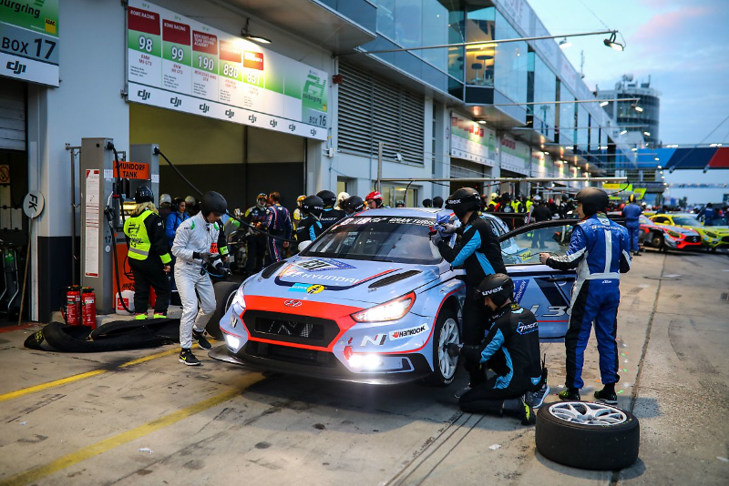 Hyundai_i30_N_TCR_Nurburgring_24h_race_photo2.jpg