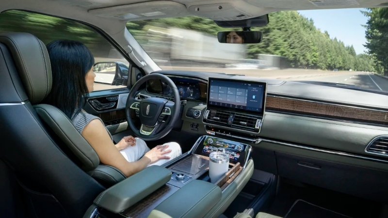 2022-Lincoln-Navigator-Black-Label-Central-Park-22.jpg