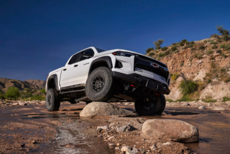 2024-Chevrolet-Colorado-ZR2-Bison-00008.jpg
