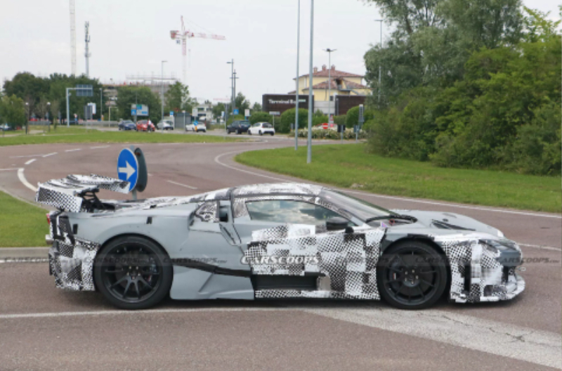 2025-Ferrari-P250-hypercar-scoop-00006.jpg