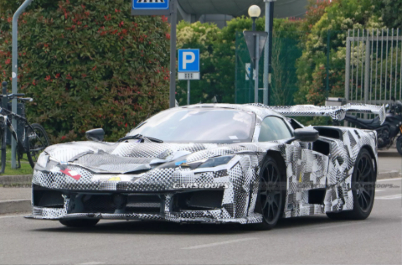 2025-Ferrari-P250-hypercar-scoop-00002.jpg