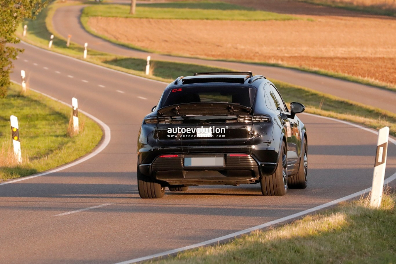 2024-porsche-macan-ev-prototype-shows-coupe-roofline-dual-motor-powertrain-offers-603-hp_21.jpg
