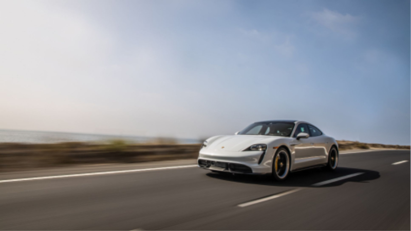 Porsche Taycan Turbo S, driving.jpg