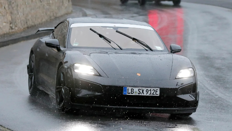 Porsche-Taycan-GT-5_curizm.jpg