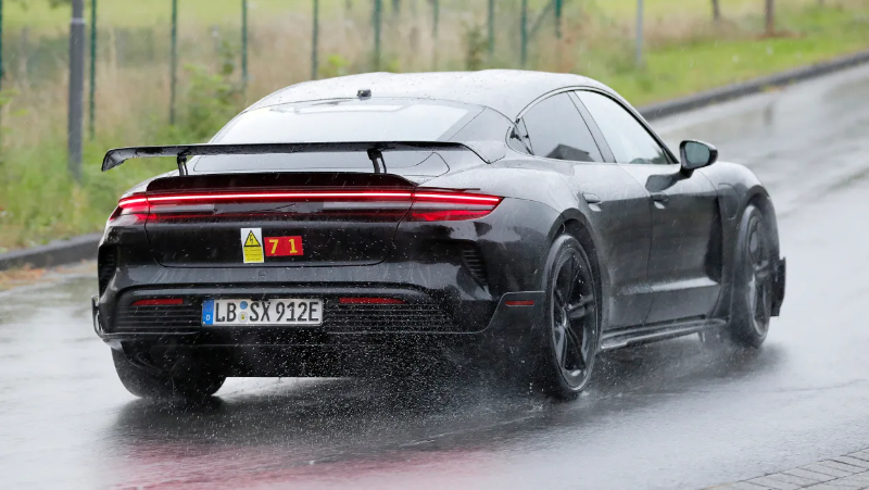 Porsche-Taycan-GT-7_klscli.jpg