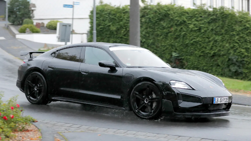 Porsche-Taycan-GT-6_yxmmwt.jpg