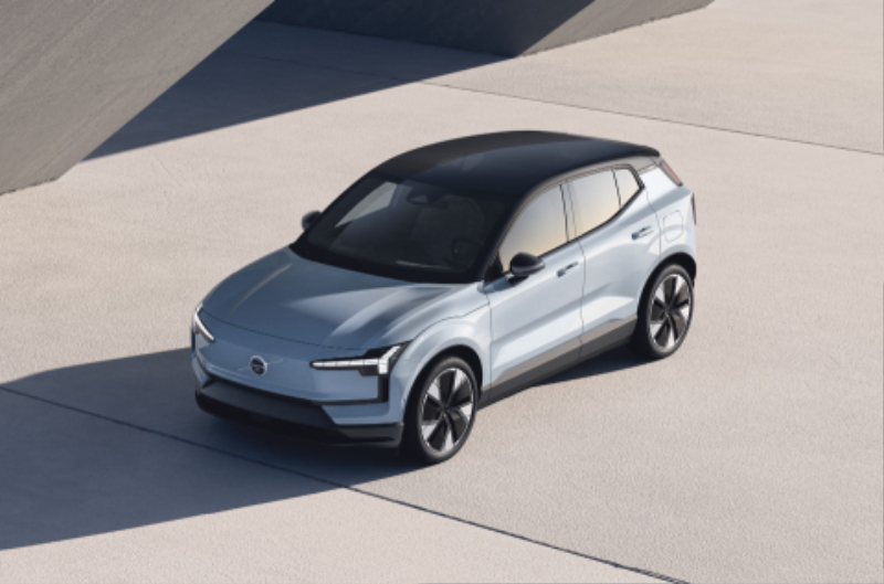 2025-volvo-ex30_100888038_h.jpg