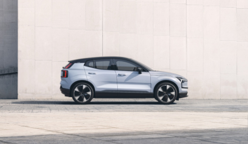 2025-volvo-ex30_100888006_h.jpg