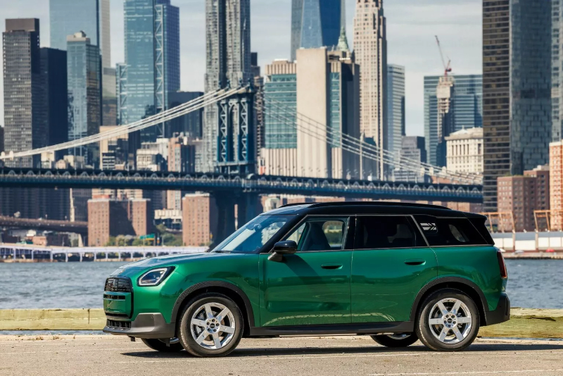 2025-MINI-Countryman-Electric-918-12-1536x1025.jpg