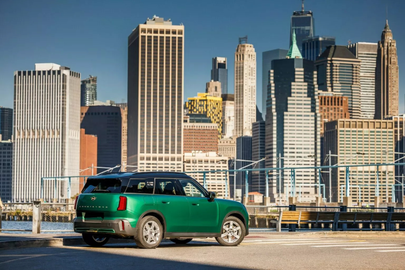 2025-MINI-Countryman-Electric-918-18-1536x1025.jpg