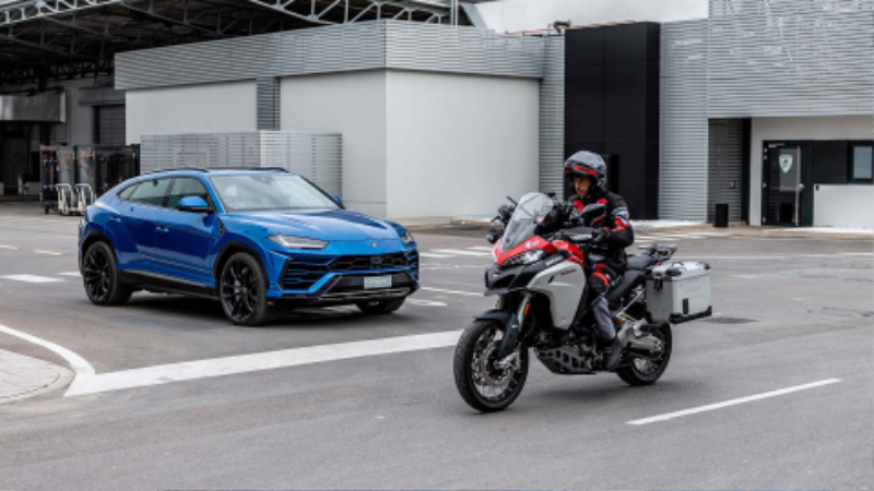 ducati-multistrada-and-lamborghini-urus---connected-motorcycle-consortium-video-5.jpg