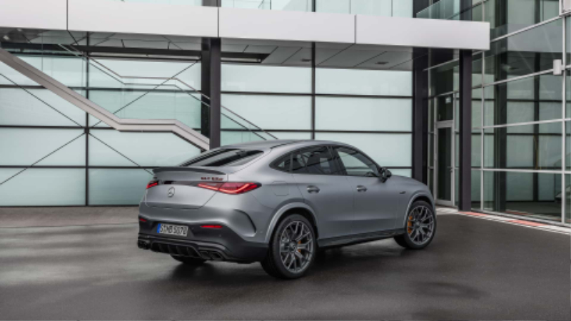 2025-mercedes-amg-glc-63-s-e-performance (4).jpg