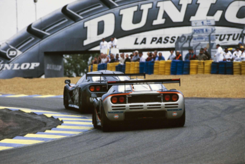 McLaren-F1-GTR-1995-24h-Le-Mans-rear-race-silver-black-Photo-McLaren-cars.jpg
