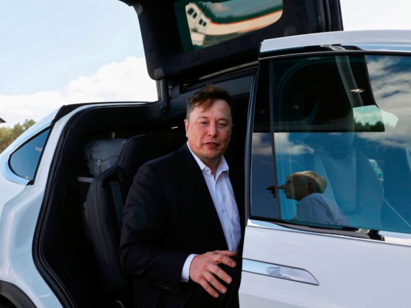 musk-in-a-tesla.jpg