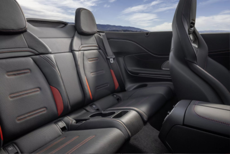 Mercedes-AMG-CLE-53-4MATIC-Cabriolet-27-2048x1366.jpg