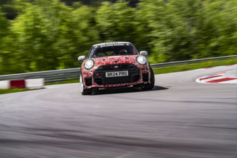 2025-Mini-John-Cooper-Works-Teaser-7-2048x1365.jpg