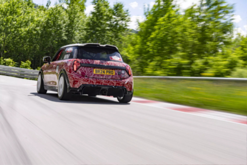 2025-Mini-John-Cooper-Works-Teaser-12-2048x1365.jpg
