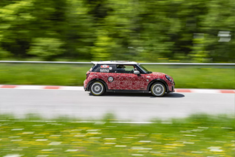 2025-Mini-John-Cooper-Works-Teaser-31-2048x1365.jpg